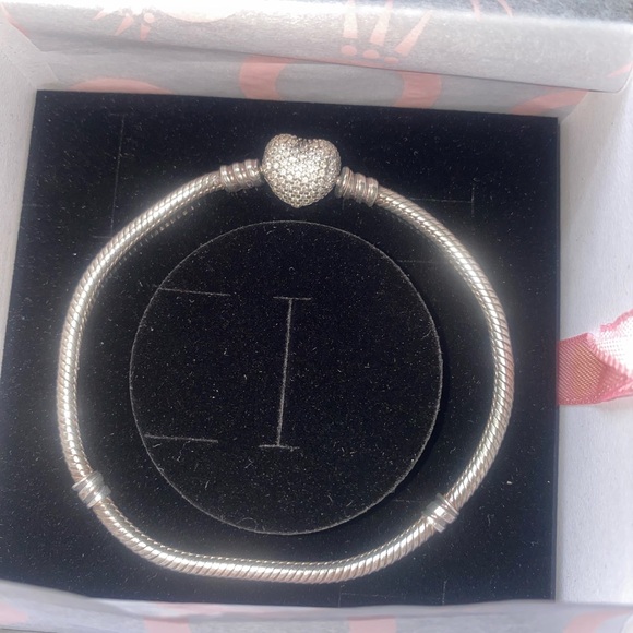 Pandora Sparkling Heart Clasp Snake Bracelet - Picture 2 of 4